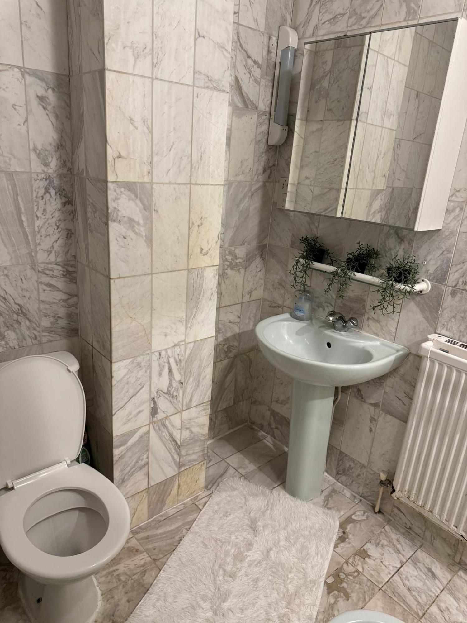 Central And Affordable Flat For 6 People In Zone 1 - Baker Street - With Breakfast Included Londra Esterno foto