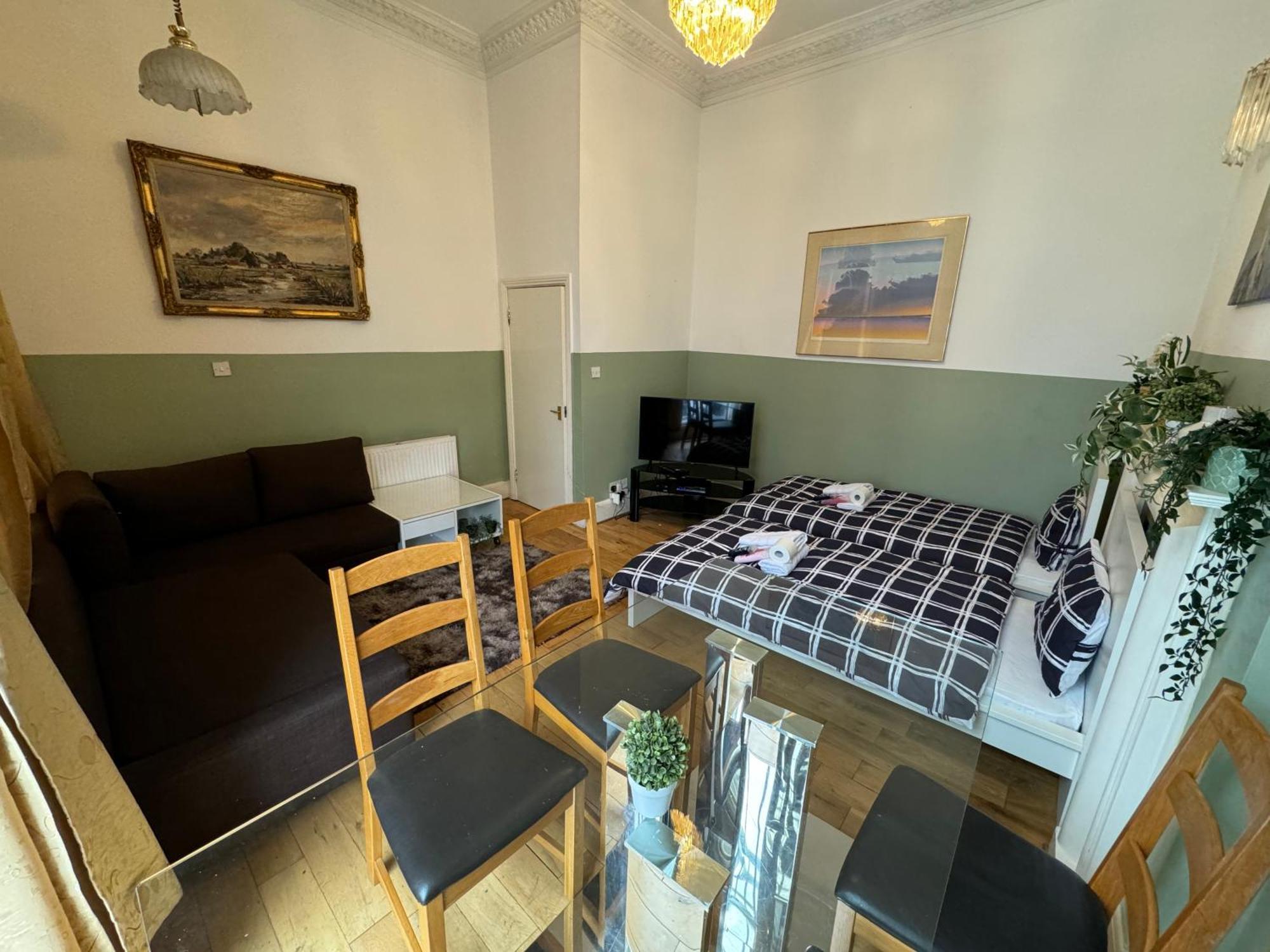 Central And Affordable Flat For 6 People In Zone 1 - Baker Street - With Breakfast Included Londra Esterno foto